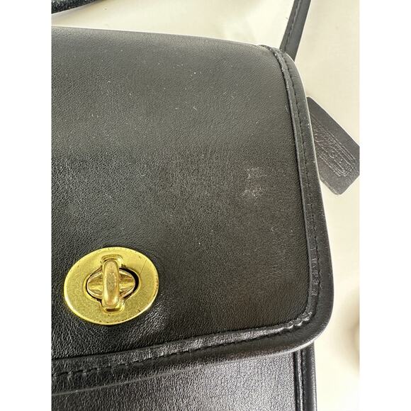 Vintage Coach Black Leather Scooter Flap Turnlock Closure Crossbody Bag 9893 - Picture 5 of 16